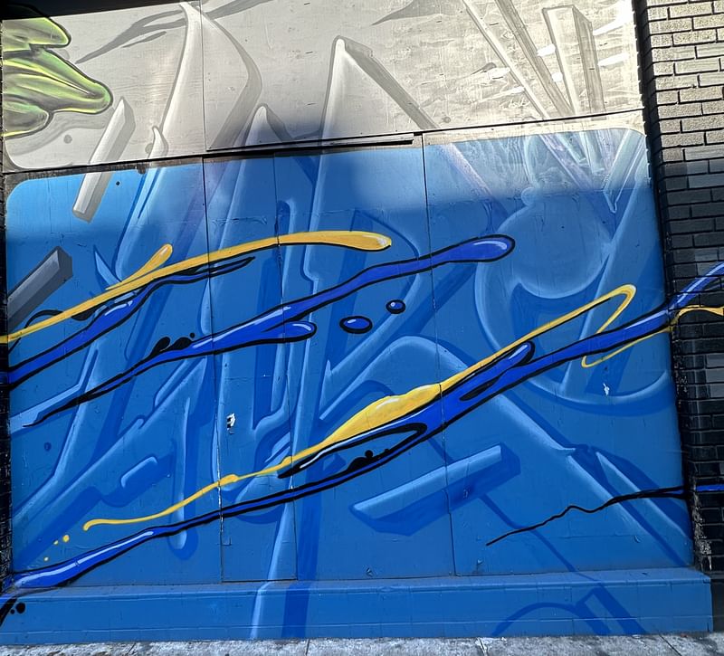 mural in Oakland by artist unknown.