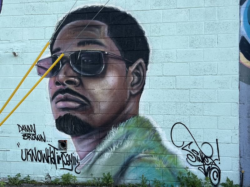 mural in Detroit by artist Sintex.