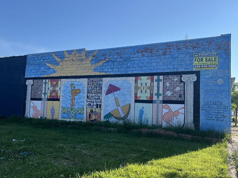 mural in Detroit by artist Carl Oxley.