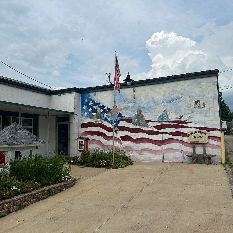 mural in Browntown by artist unknown.