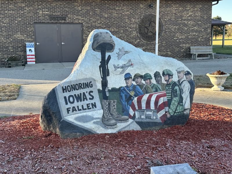 mural in Bondurant by artist unknown.