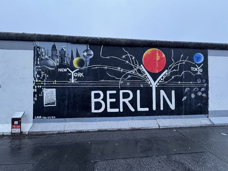 mural in Berlin by artist unknown.