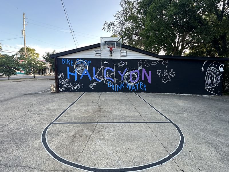 mural in Nashville by artist unknown.