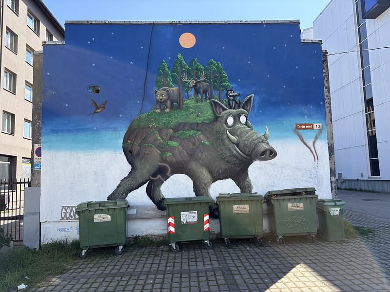 mural in Tallinn by artist Goal Maya.