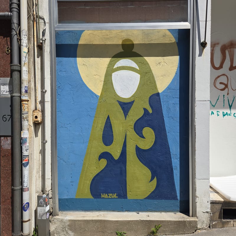 mural in Porto by artist Hazul.