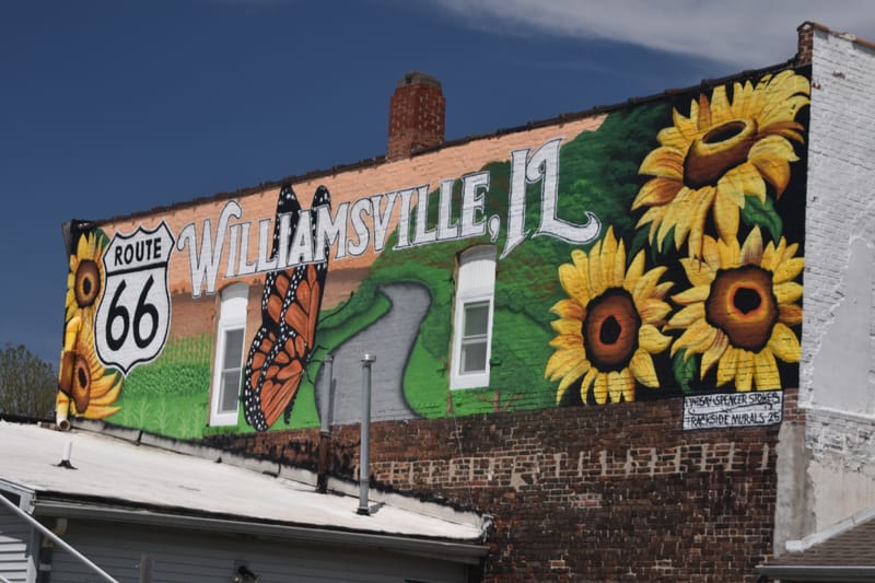 mural in  by artist unknown.