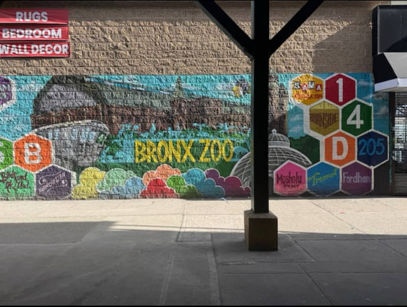 mural in  by artist unknown.