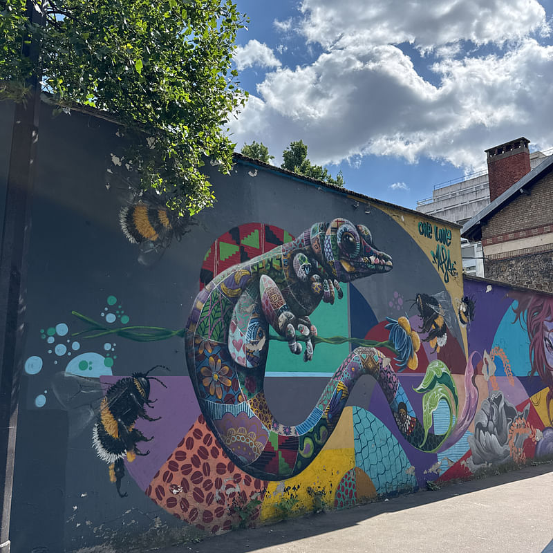 mural in Paris by artist unknown.