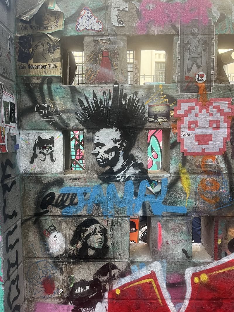 mural in New York by artist unknown.
