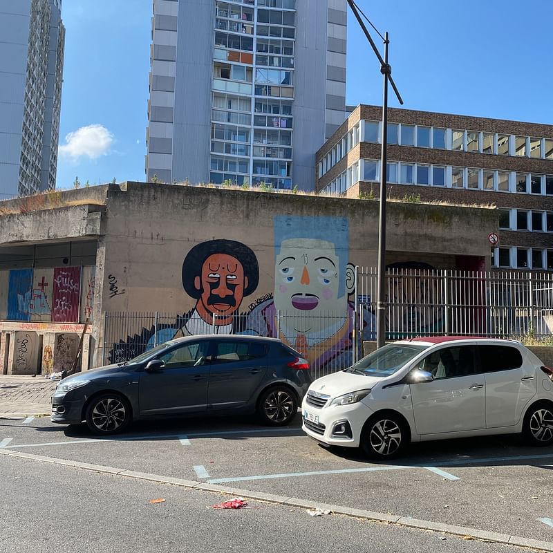 mural in Vitry-sur-Seine by artist Kashink.