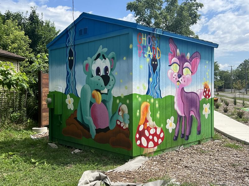 mural in Detroit by artist Ghostbeard.