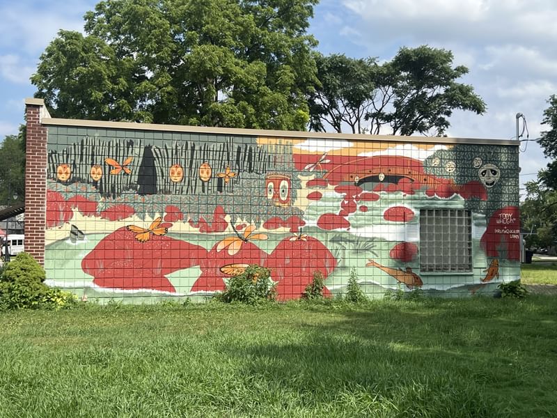 mural in Detroit by artist Tony Whlgn.