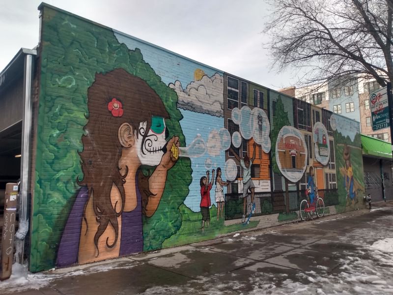 mural in Chicago by artist unknown.