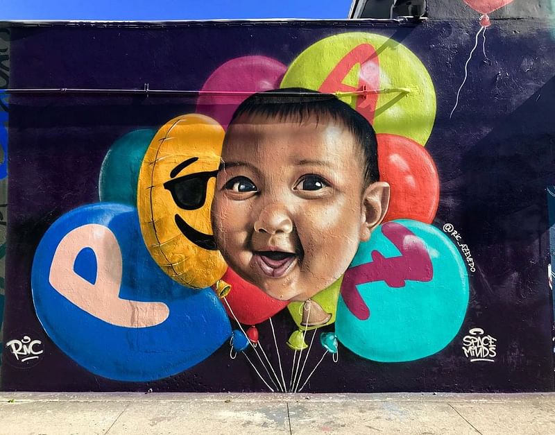 mural in Miami by artist Ric Azevedo.