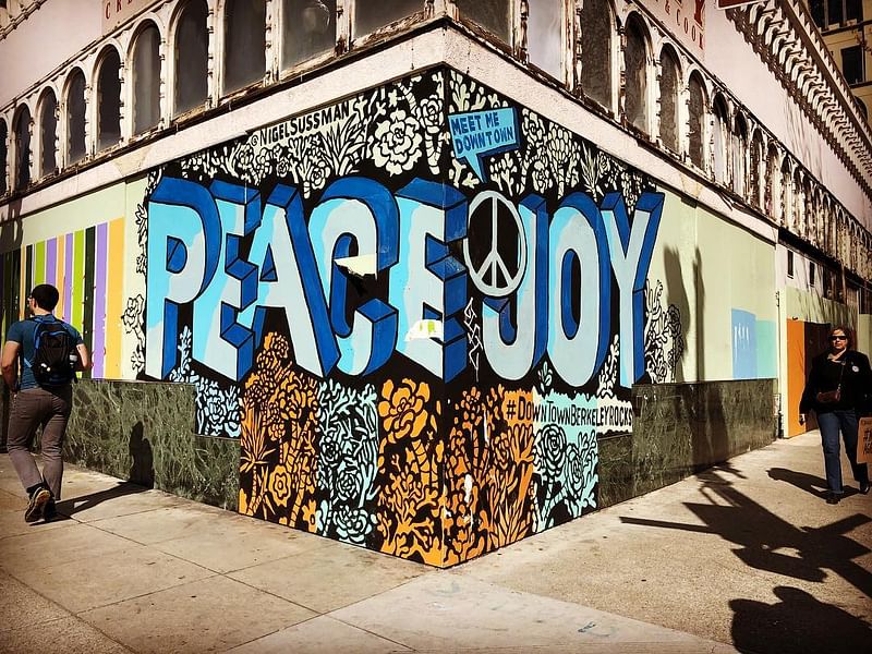 mural in Berkeley by artist Nigel Sussman.