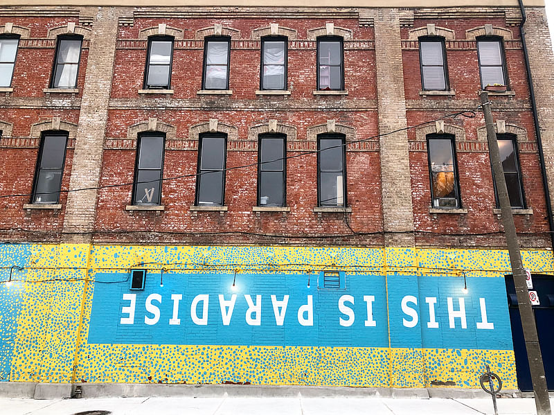 mural in Toronto by artist Tom Dean. Tagged: lettering