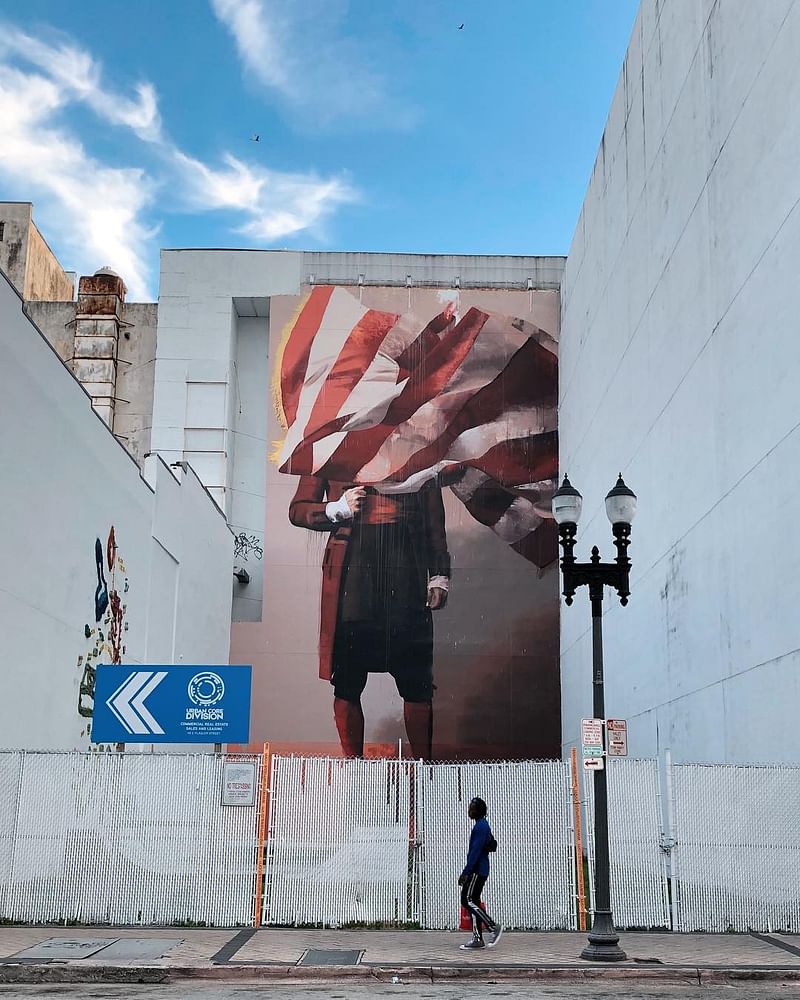mural in Miami by artist Conor Harrington.