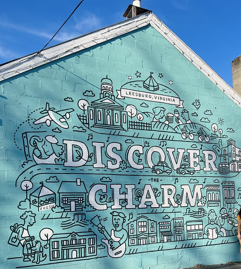 mural in Leesburg by artist unknown.