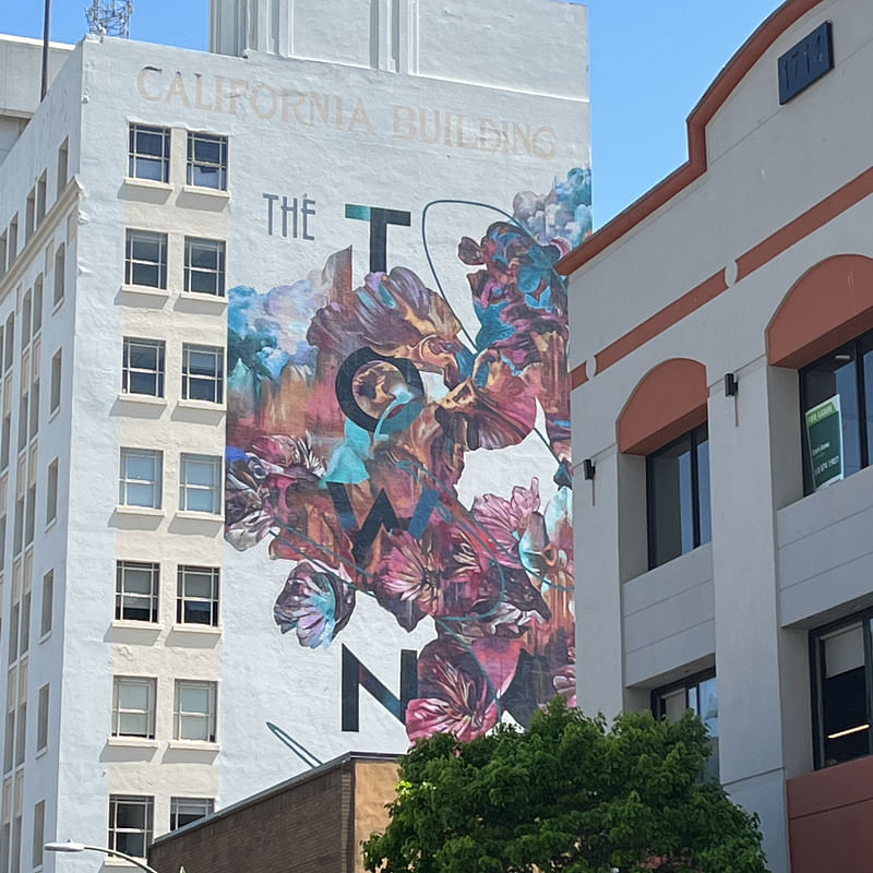 mural in Oakland by artist Hueman.
