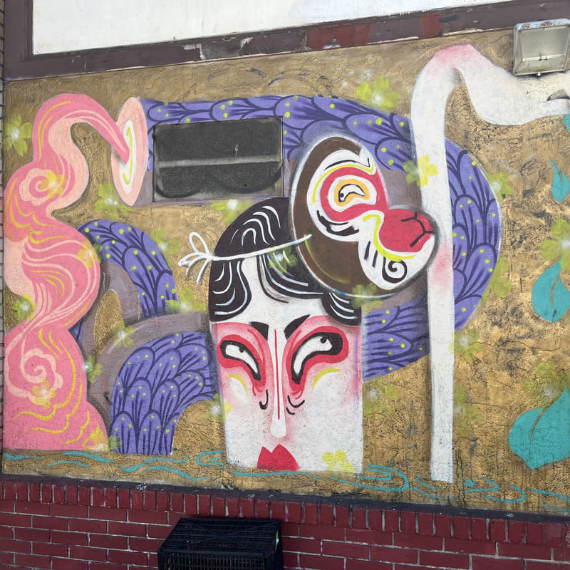 mural in Oakland by artist unknown.