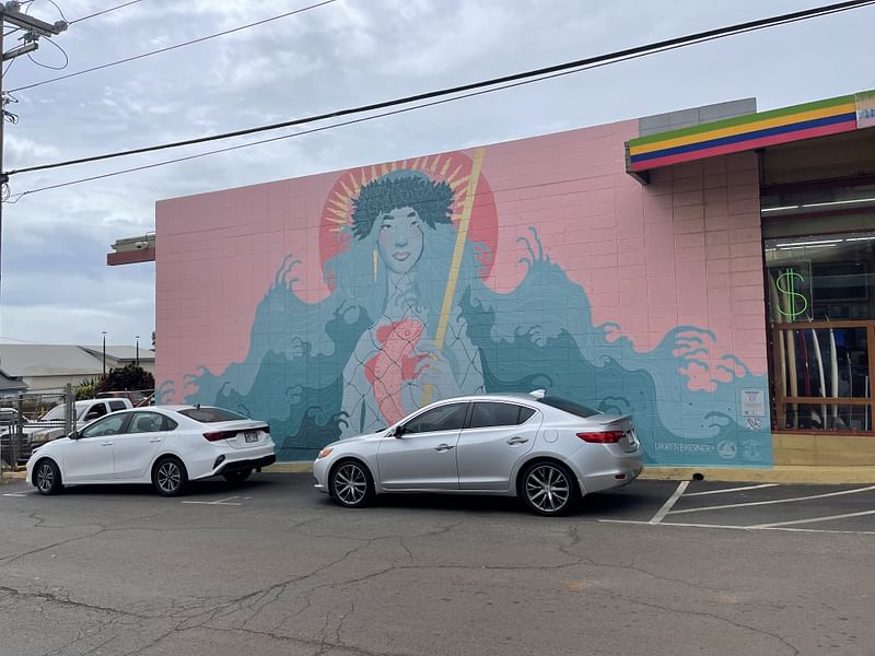 mural in Wailuku by artist Lauren Brevner.
