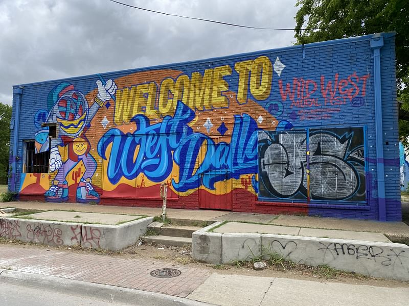 mural in Dallas by artist Agustin Chavez.