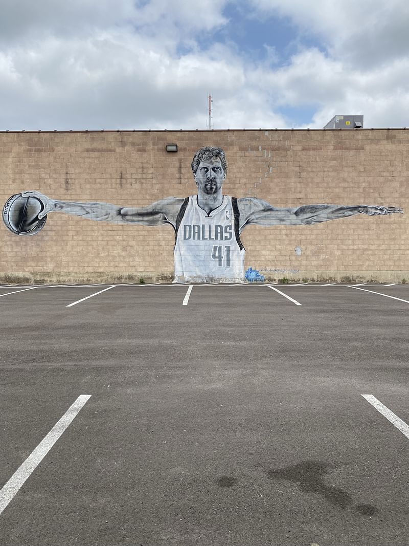 mural in Dallas by artist Josh Mittag. Tagged: NBA, sports