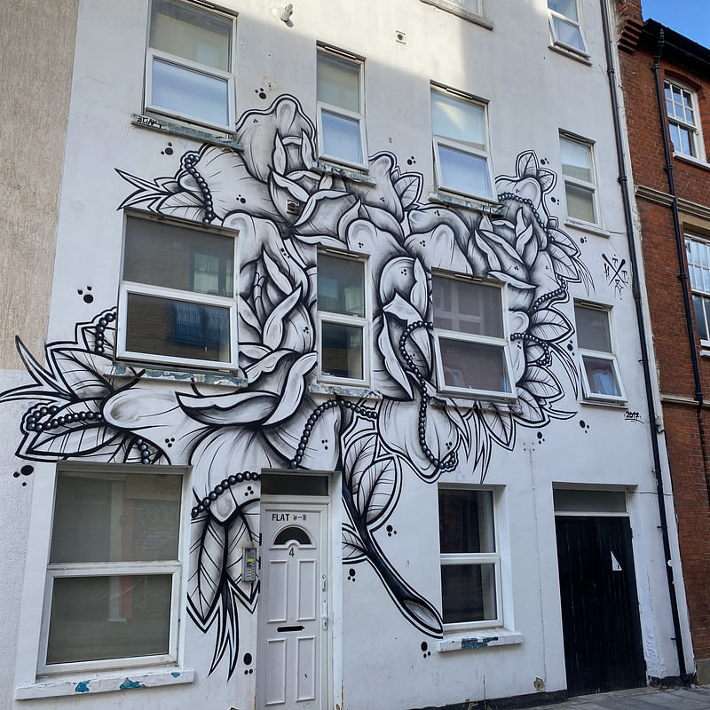 mural in  by artist unknown.