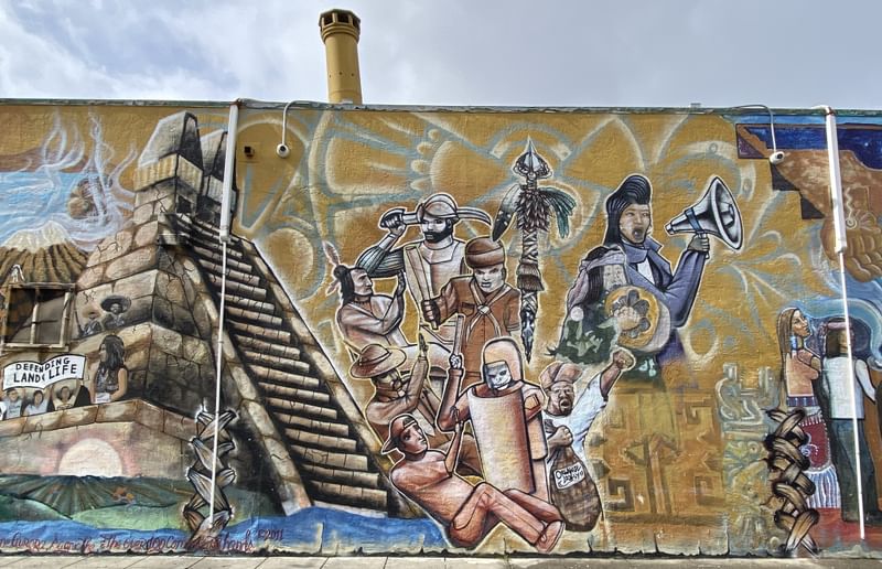 mural in Oakland by artist unknown.