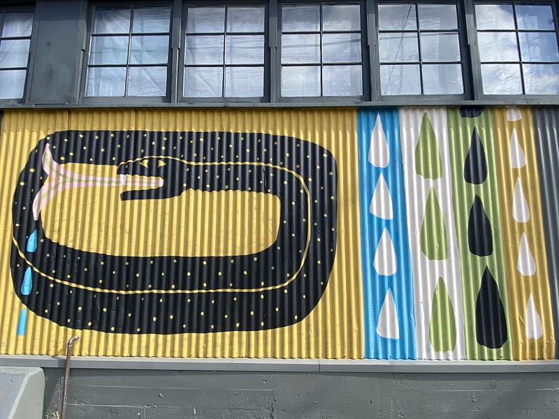 mural in Oakland by artist unknown.