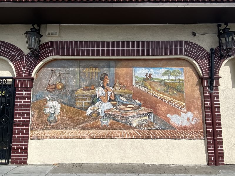 mural in Oakland by artist unknown.