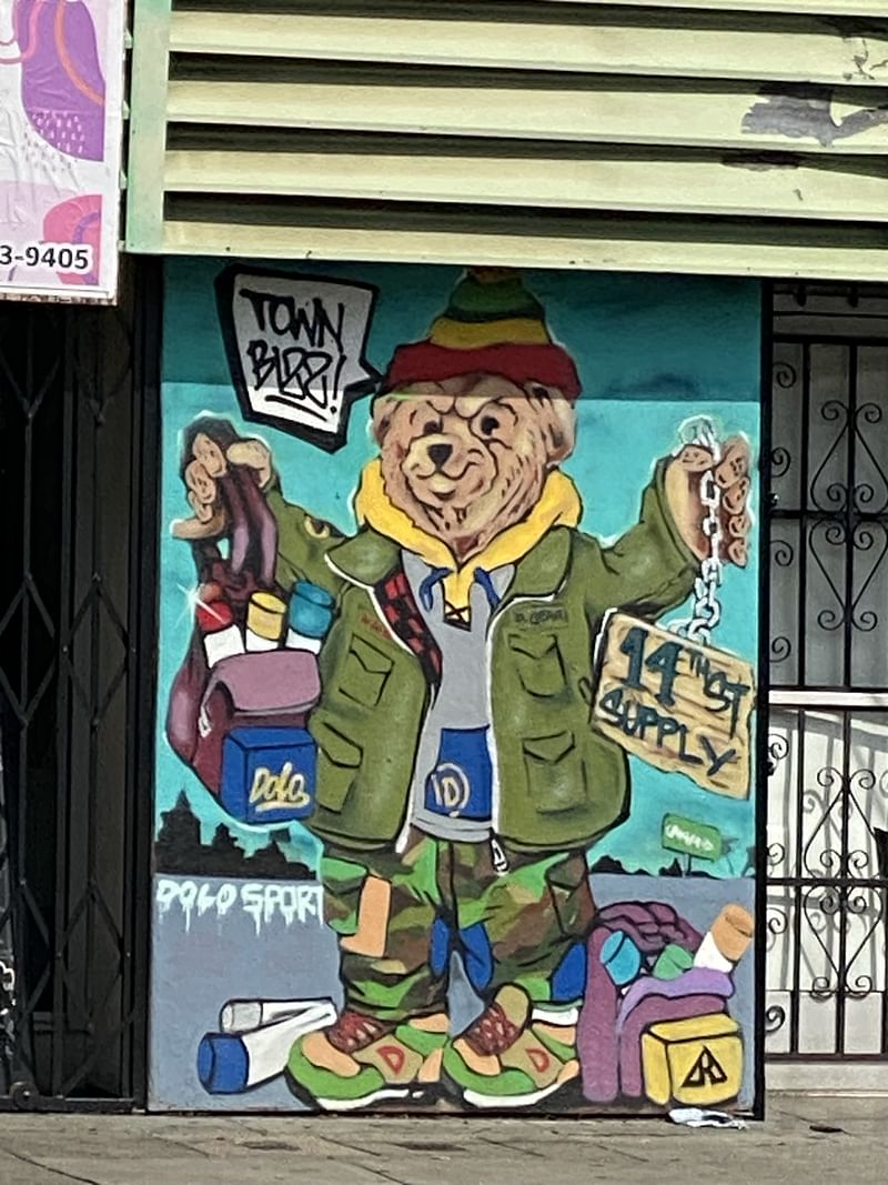 mural in Oakland by artist unknown.