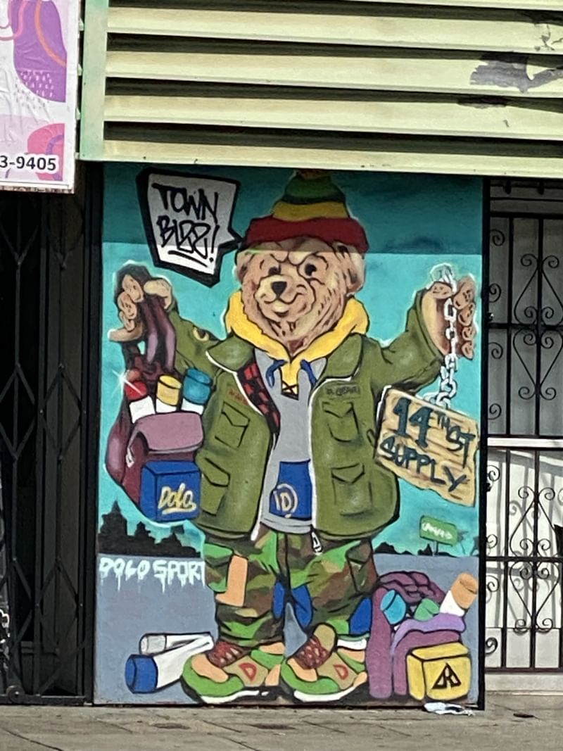 mural in Oakland by artist unknown.