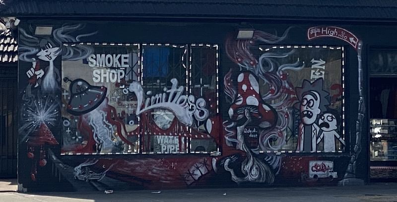 mural in Oakland by artist unknown.