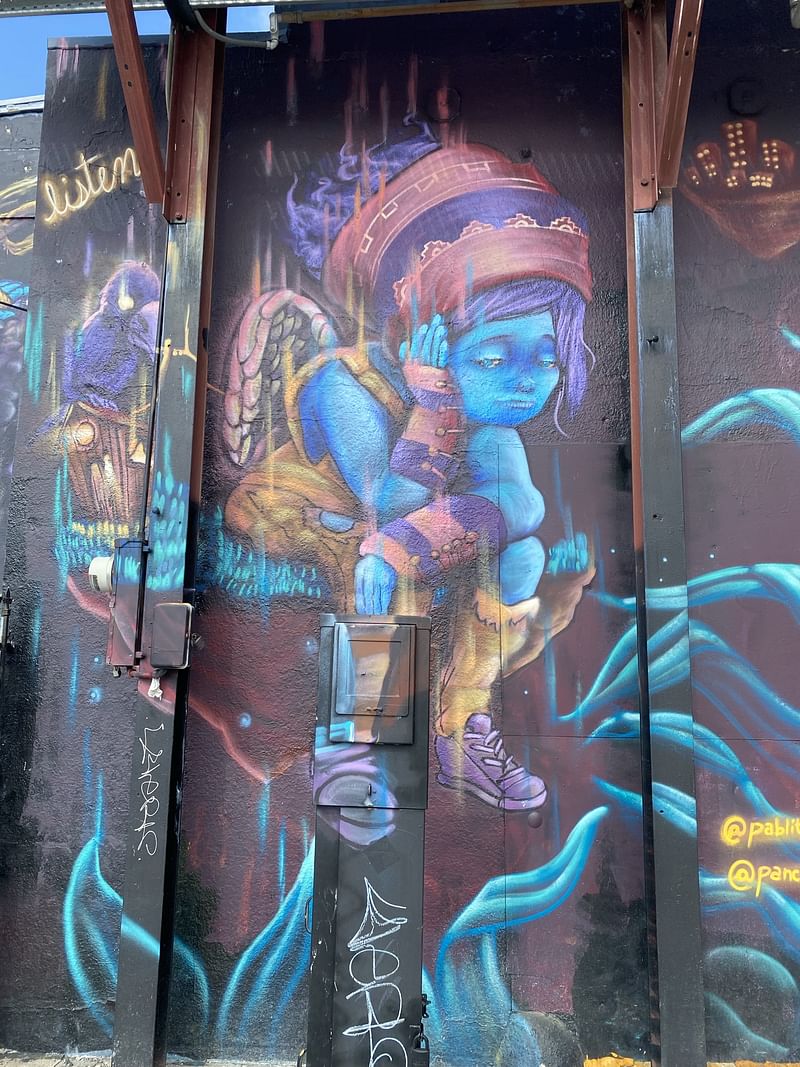 mural in Oakland by artist unknown.