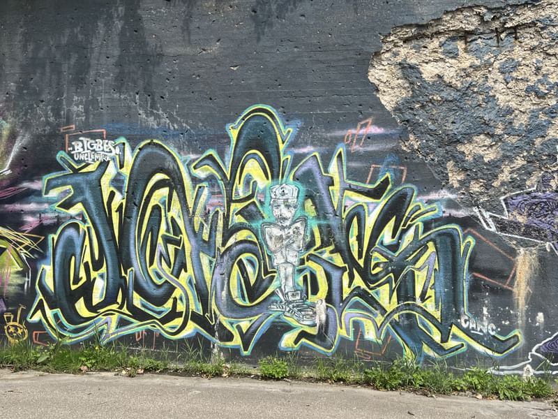 mural in Detroit by artist unknown.