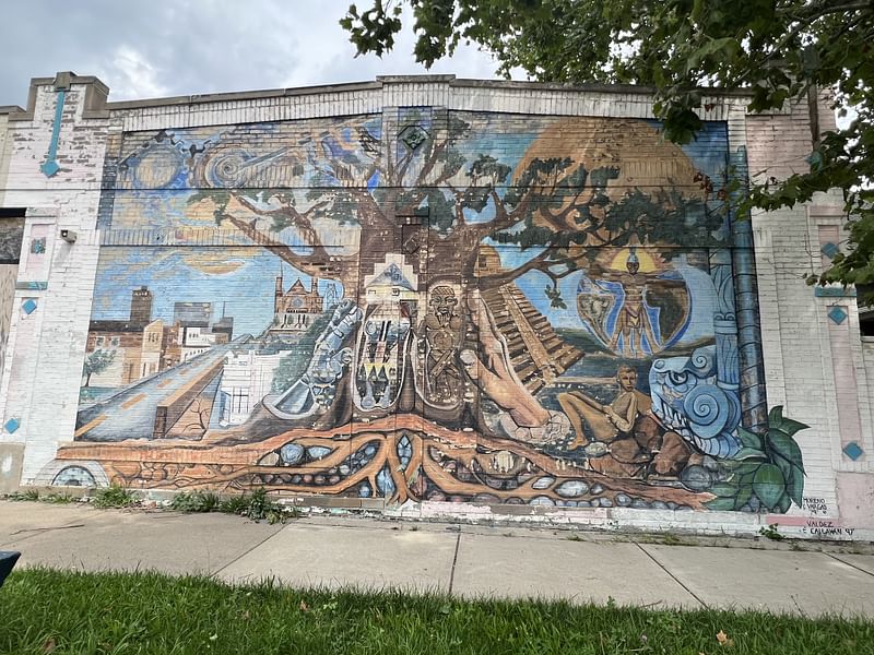 mural in Detroit by artist unknown.